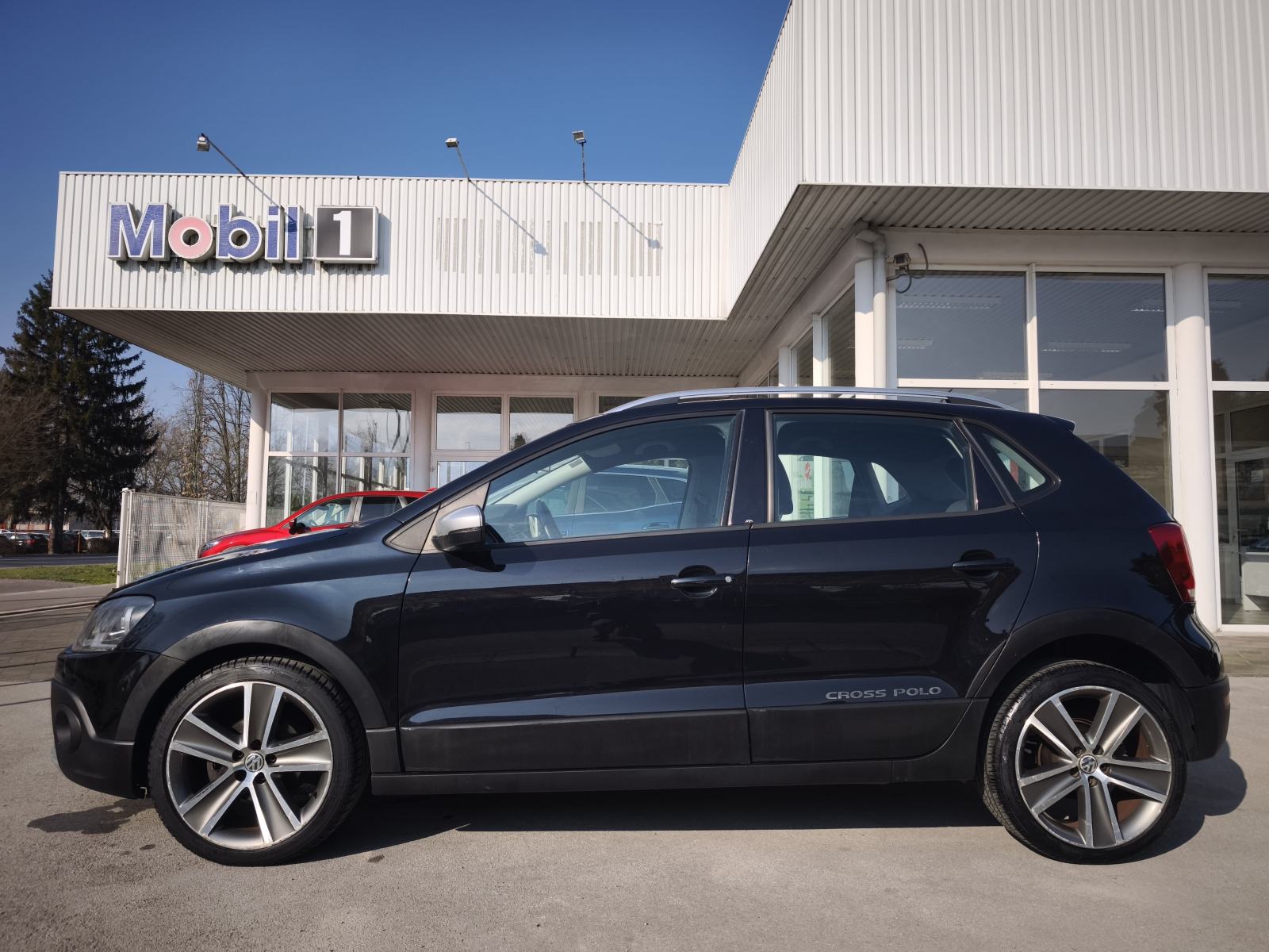 VW Polo CROSS 1,6 TDI AUTOMATSKA KLIMA CRNO NEBO PUTNI KOMPJUTER, fotografija 7