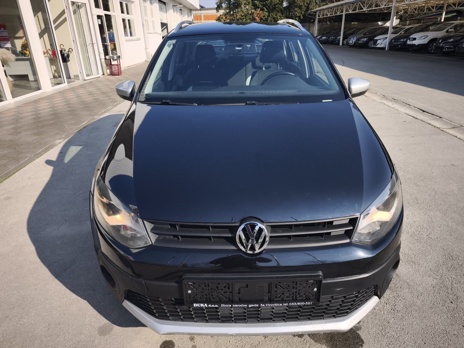 VW Polo CROSS 1,6 TDI AUTOMATSKA KLIMA CRNO NEBO PUTNI KOMPJUTER, fotografija 4