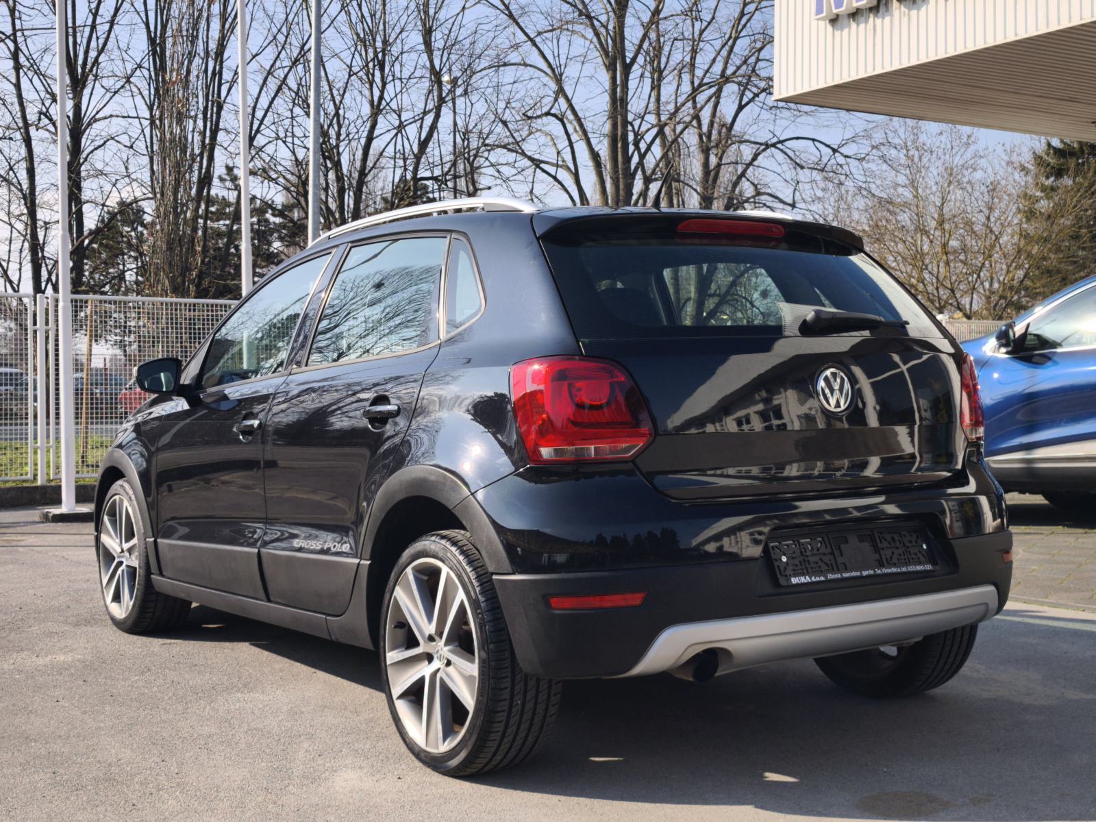VW Polo CROSS 1,6 TDI AUTOMATSKA KLIMA CRNO NEBO PUTNI KOMPJUTER, fotografija 8