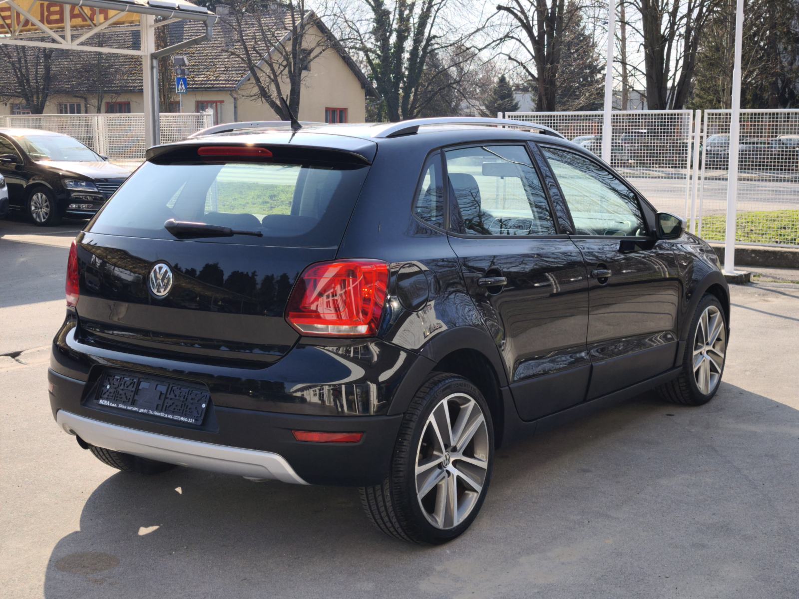 VW Polo CROSS 1,6 TDI AUTOMATSKA KLIMA CRNO NEBO PUTNI KOMPJUTER, fotografija 11
