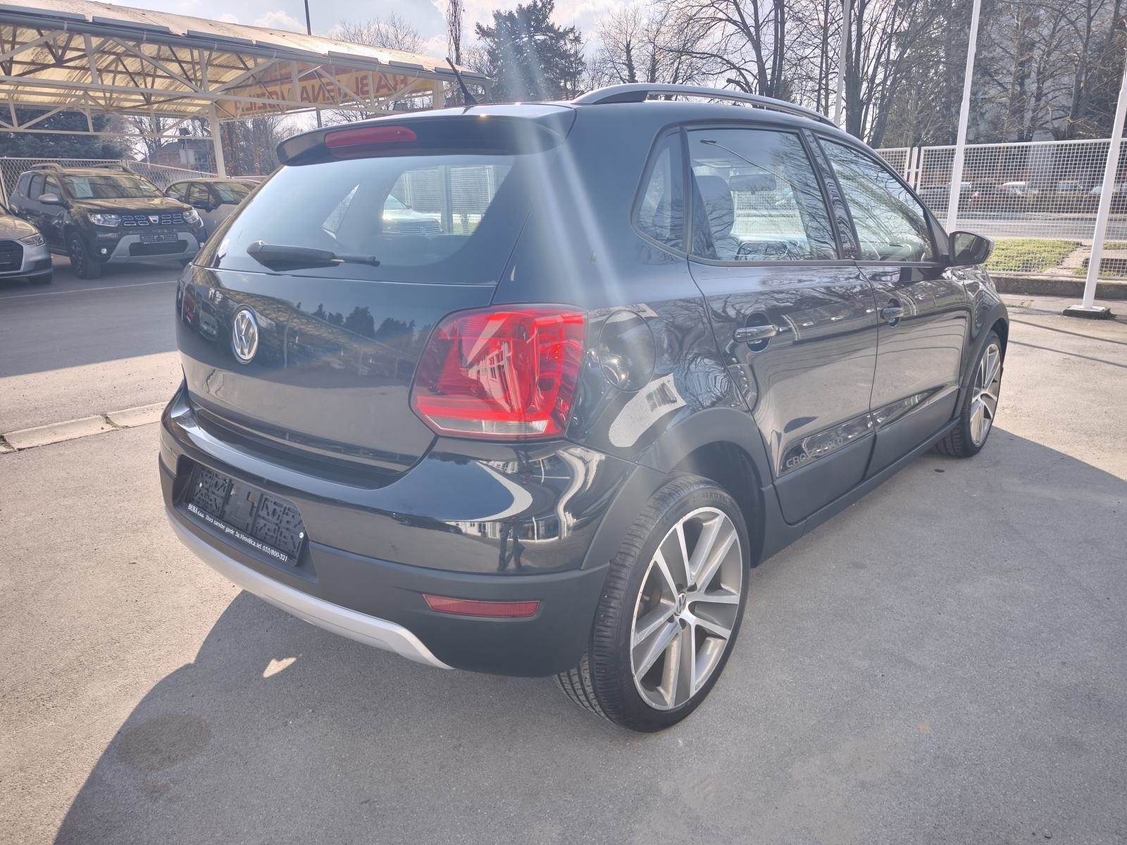 VW Polo CROSS 1,6 TDI AUTOMATSKA KLIMA CRNO NEBO PUTNI KOMPJUTER, fotografija 12