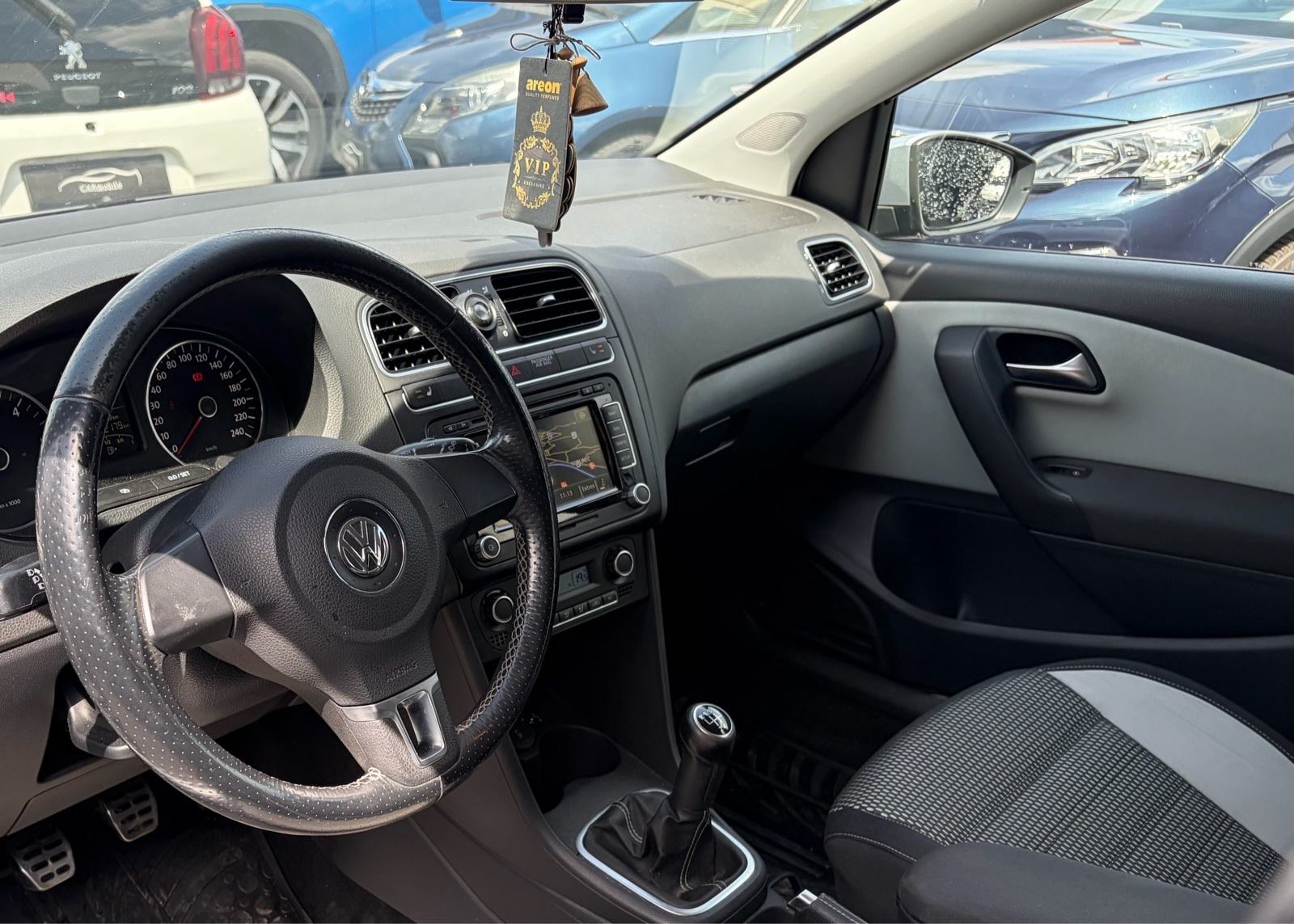 VW POLO CROSS 1.6 TDI REGISTRIRAN, fotografija 11