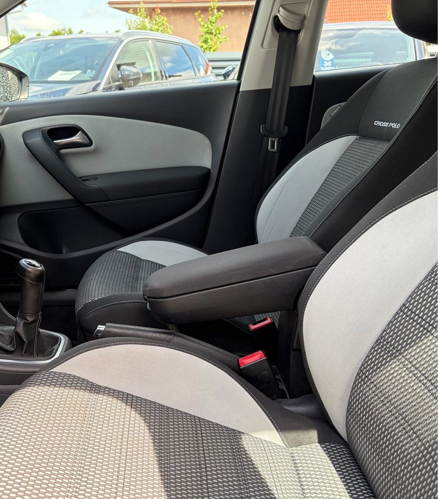 VW POLO CROSS 1.6 TDI REGISTRIRAN, fotografija 13