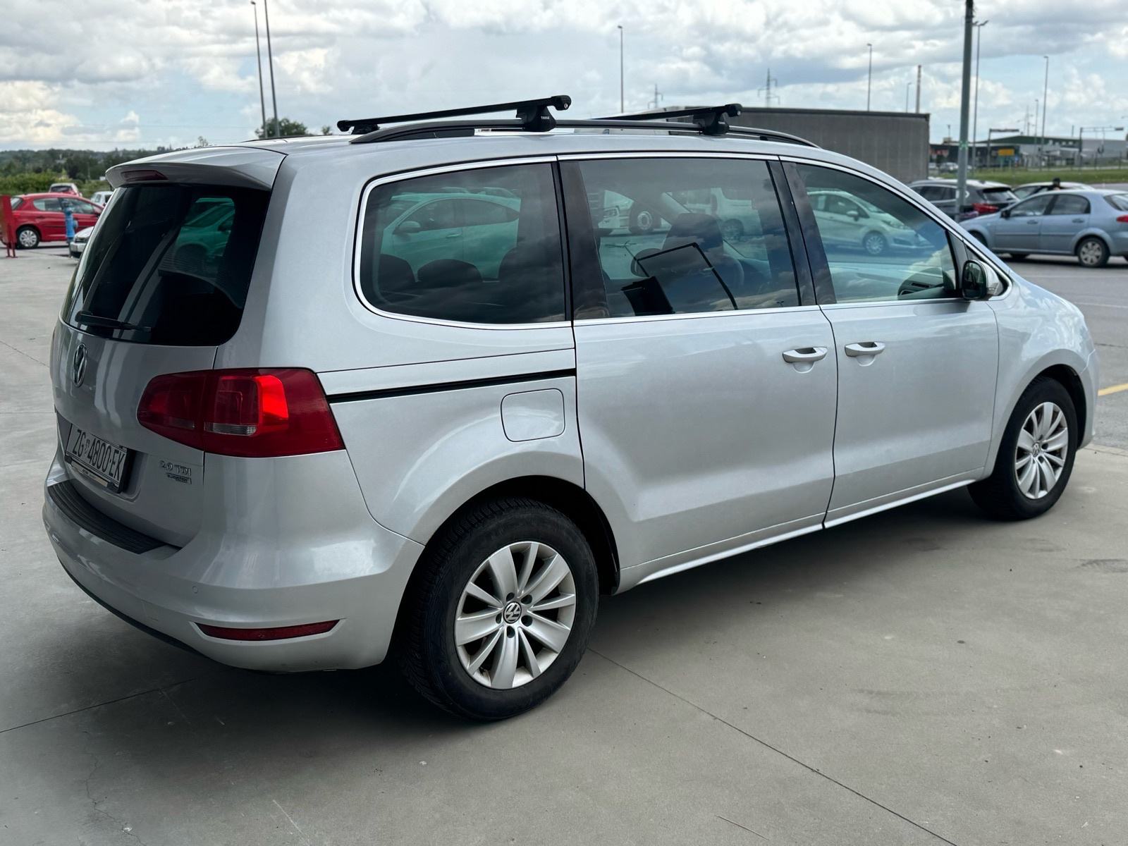 VW Sharan 2,0 TDI 7 sjedala reg 5/2027, fotografija 1