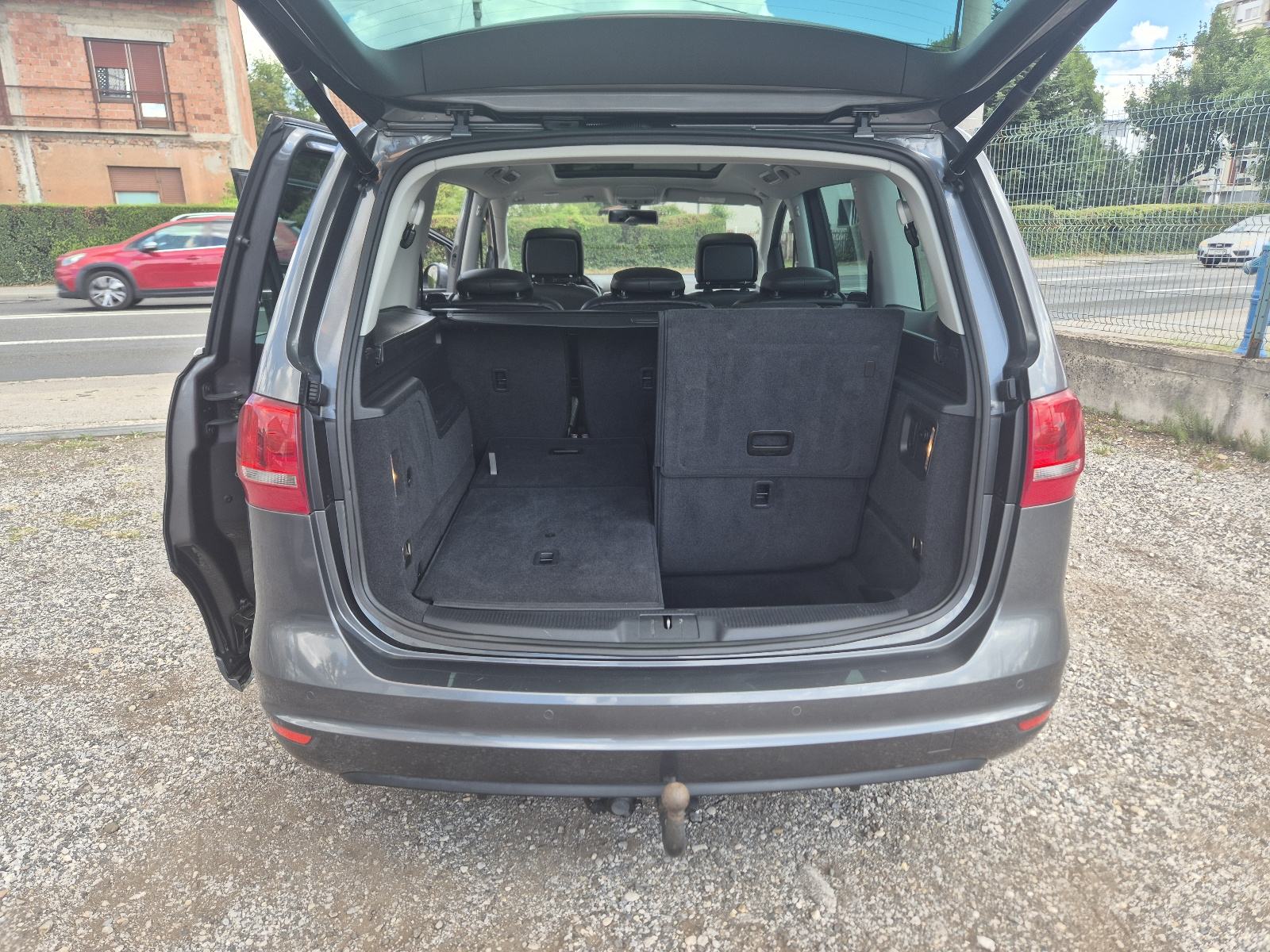 VW Sharan 2,0 TDI BMT DSG PANORAMA,KOŽA,7 SJEDALA, fotografija 11