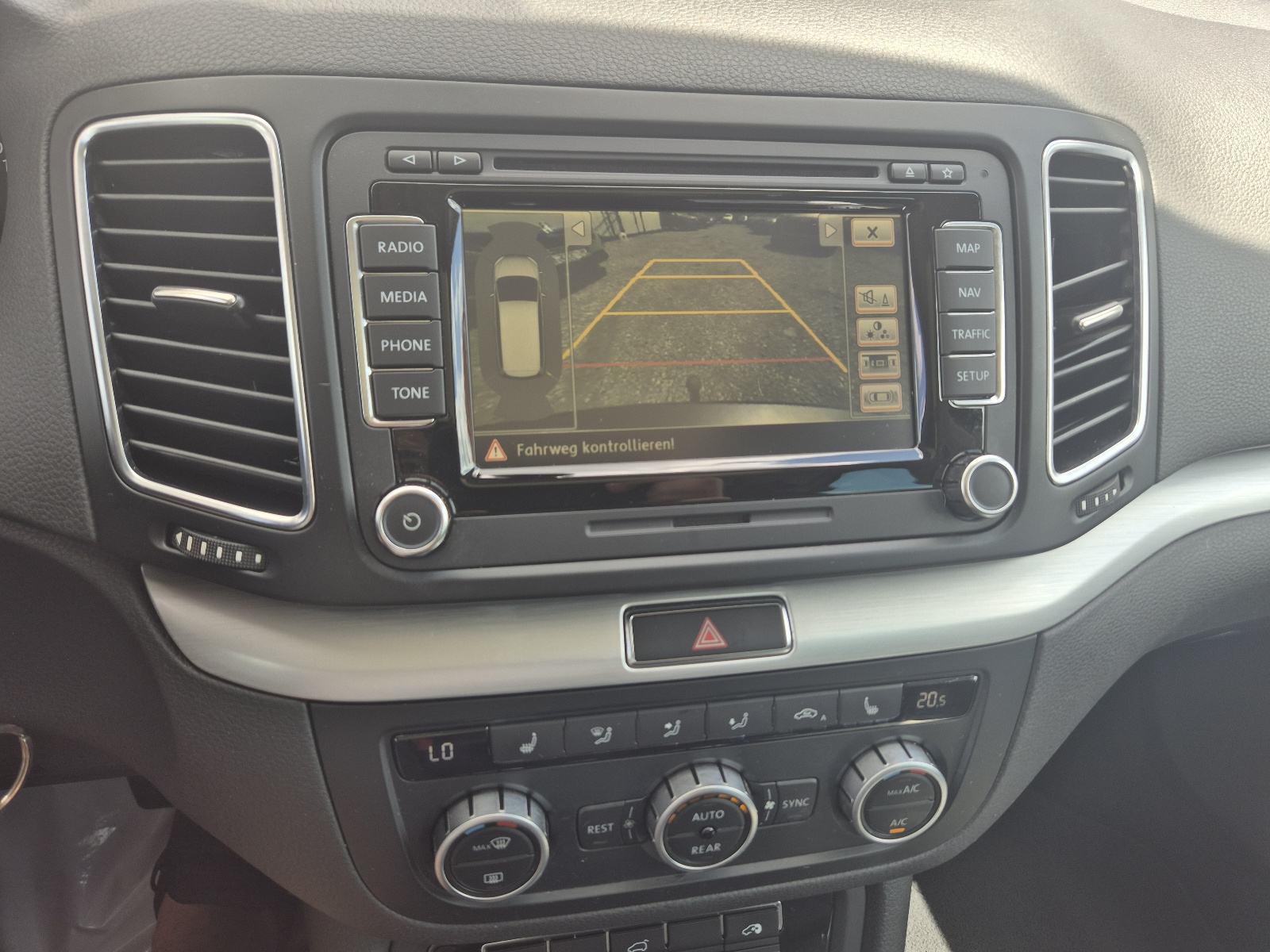 VW Sharan 2,0 TDI BMT DSG PANORAMA,KOŽA,7 SJEDALA, fotografija 19