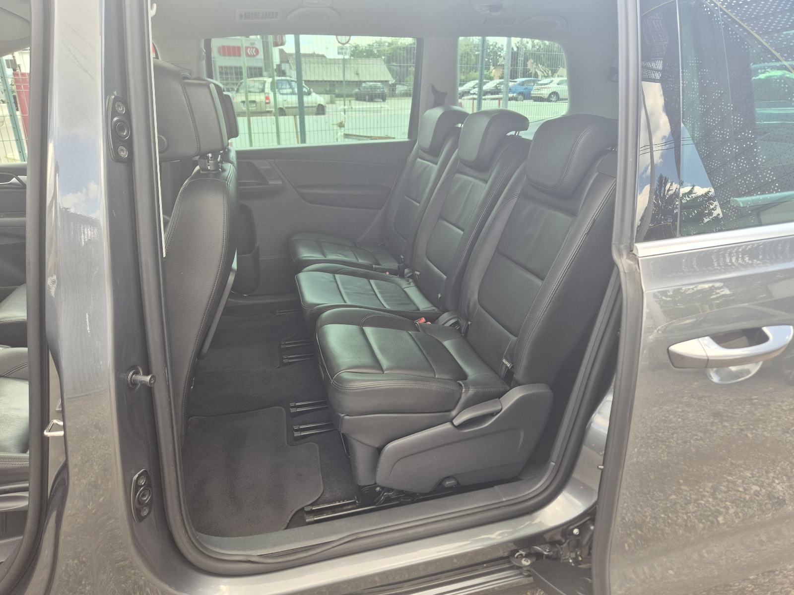 VW Sharan 2,0 TDI BMT DSG PANORAMA,KOŽA,7 SJEDALA, fotografija 10