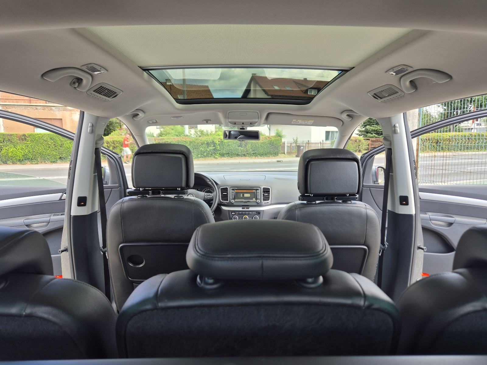 VW Sharan 2,0 TDI BMT DSG PANORAMA,KOŽA,7 SJEDALA, fotografija 16