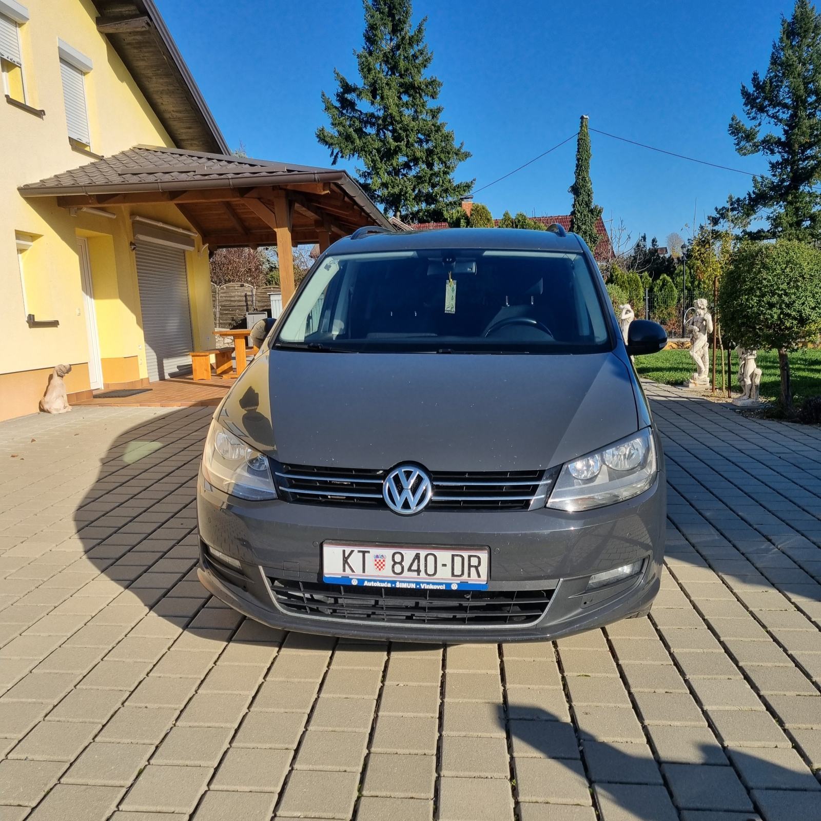 VW Sharan 2,0 TDI, DSG, REGISTRIRAN GODINU DANA, pogled izvana - slika 1