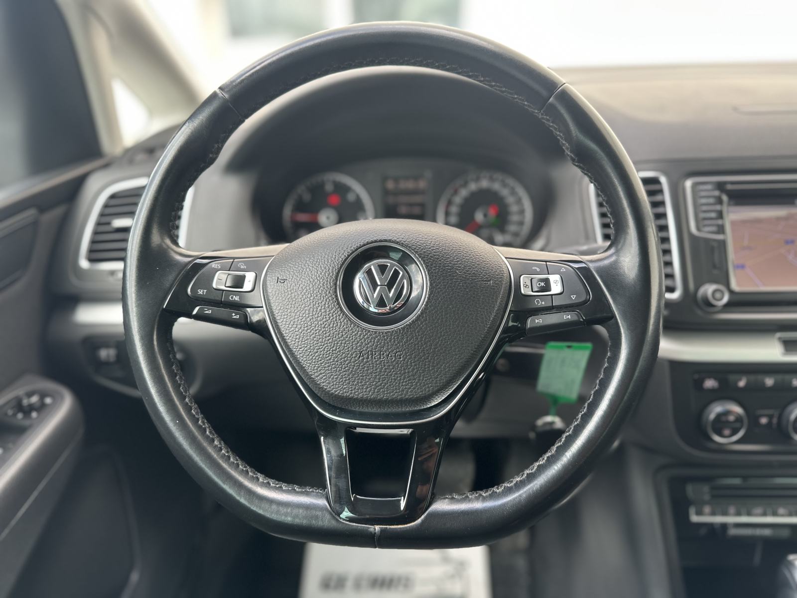 VW Sharan 2,0 TDI BUSINESS DSG/F1/PARK PILOT/TEMPOMAT/EL.PRTLJAŽNIK, fotografija 14