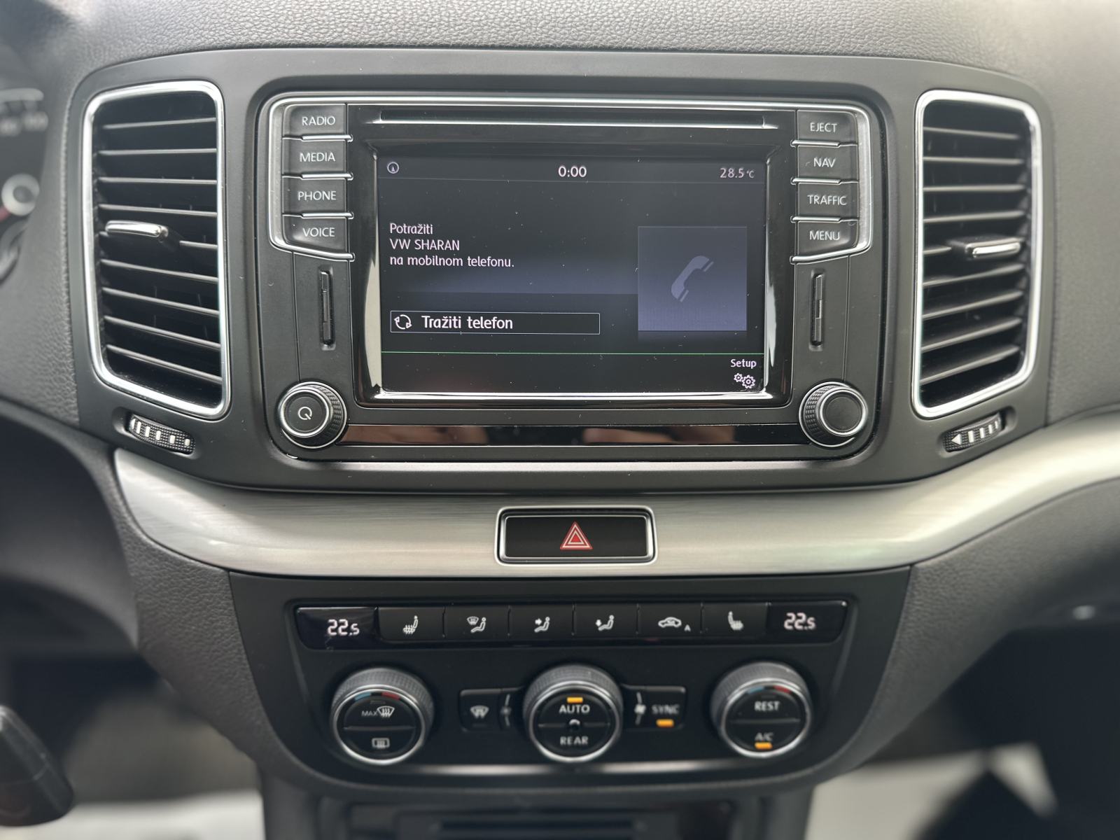VW Sharan 2,0 TDI BUSINESS DSG/F1/PARK PILOT/TEMPOMAT/EL.PRTLJAŽNIK, fotografija 19