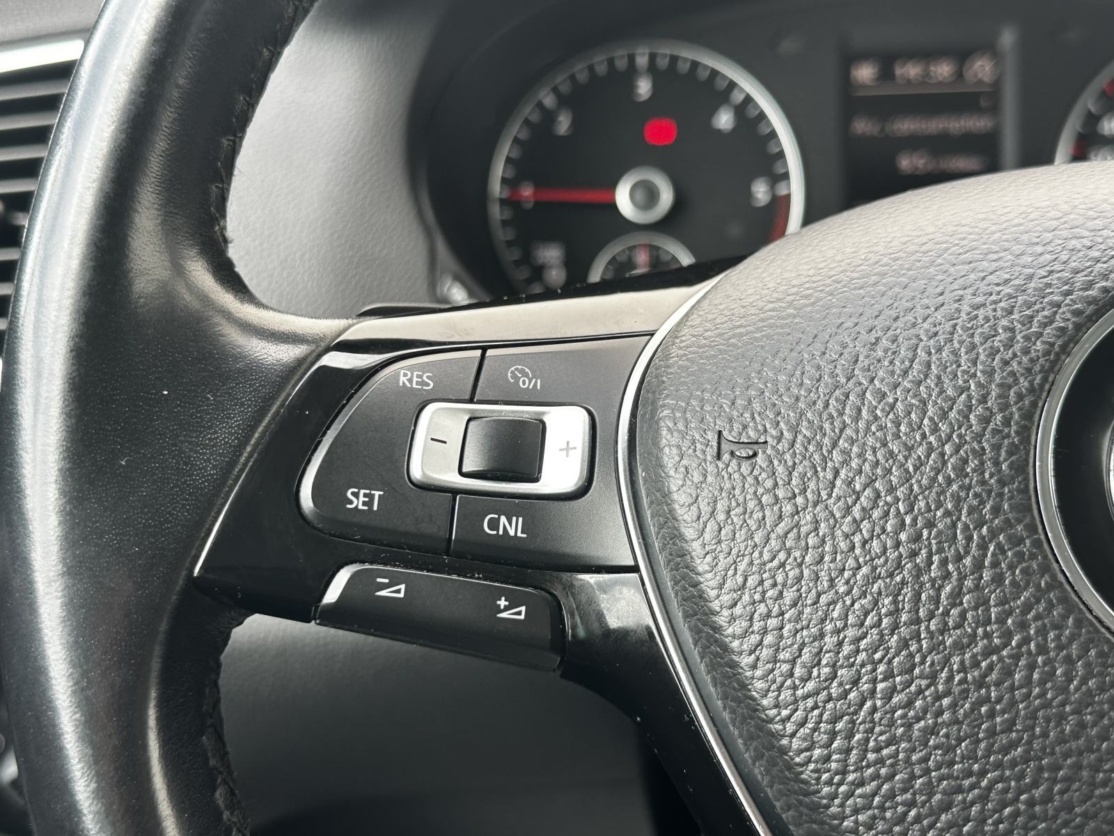 VW Sharan 2,0 TDI BUSINESS DSG/F1/PARK PILOT/TEMPOMAT/EL.PRTLJAŽNIK, fotografija 15