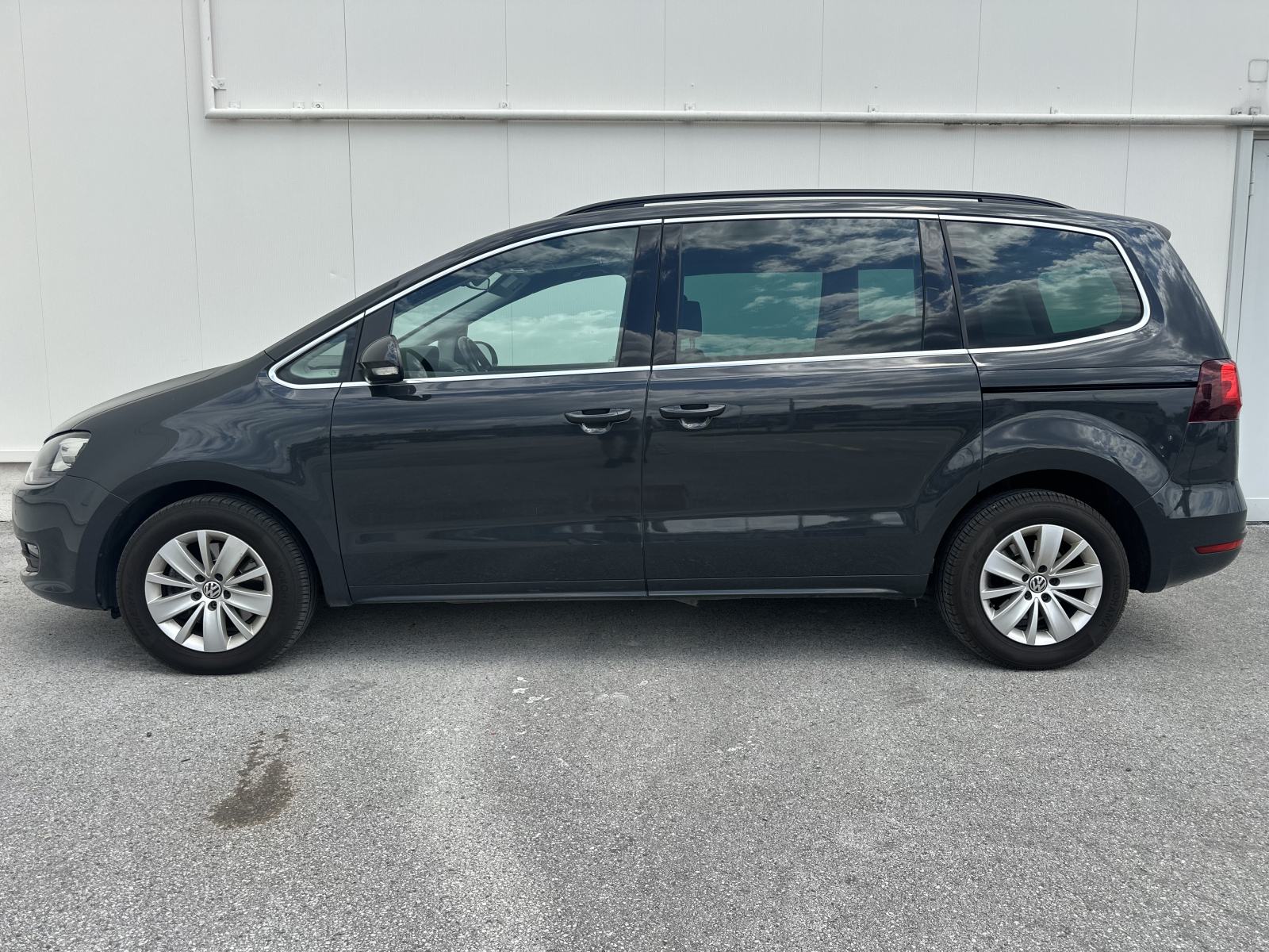 VW Sharan 2,0 TDI BUSINESS DSG/F1/PARK PILOT/TEMPOMAT/EL.PRTLJAŽNIK, fotografija 2