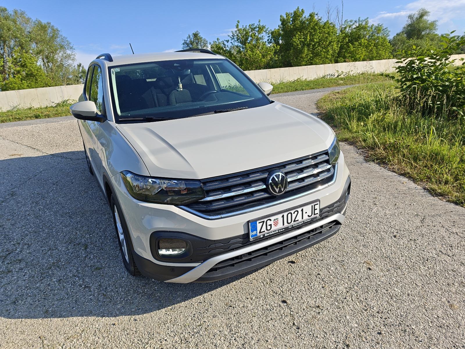 VW T-Cross 1,0 TSI, DSG, Life, fotografija 3