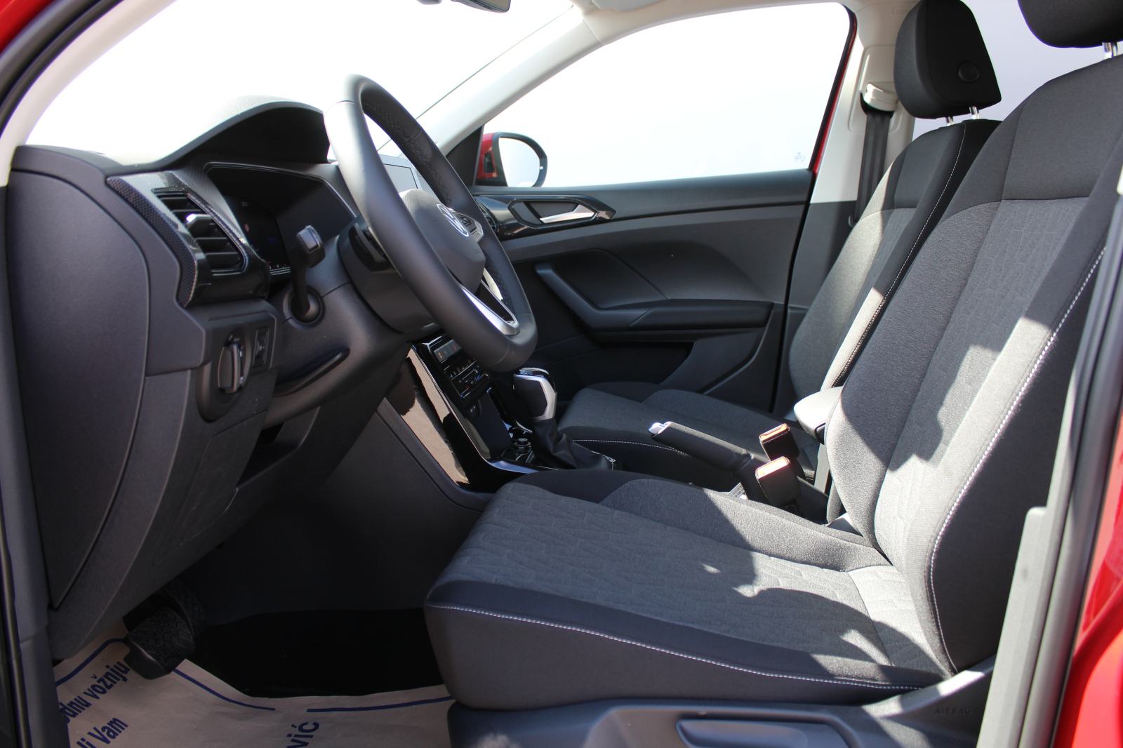 VW T-Cross 1,0 TSI automatik, fotografija 8