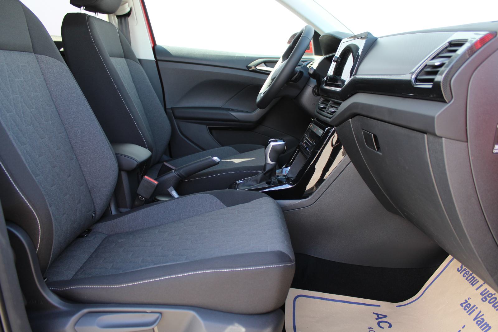 VW T-Cross 1,0 TSI automatik, fotografija 12