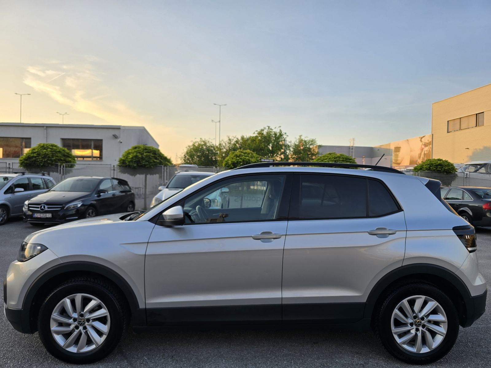 VW T-CROSS 1,0 TSI * DSG * 33 000 KM * 2023.G. * PDV * LIZING *JAMSTVO, fotografija 2