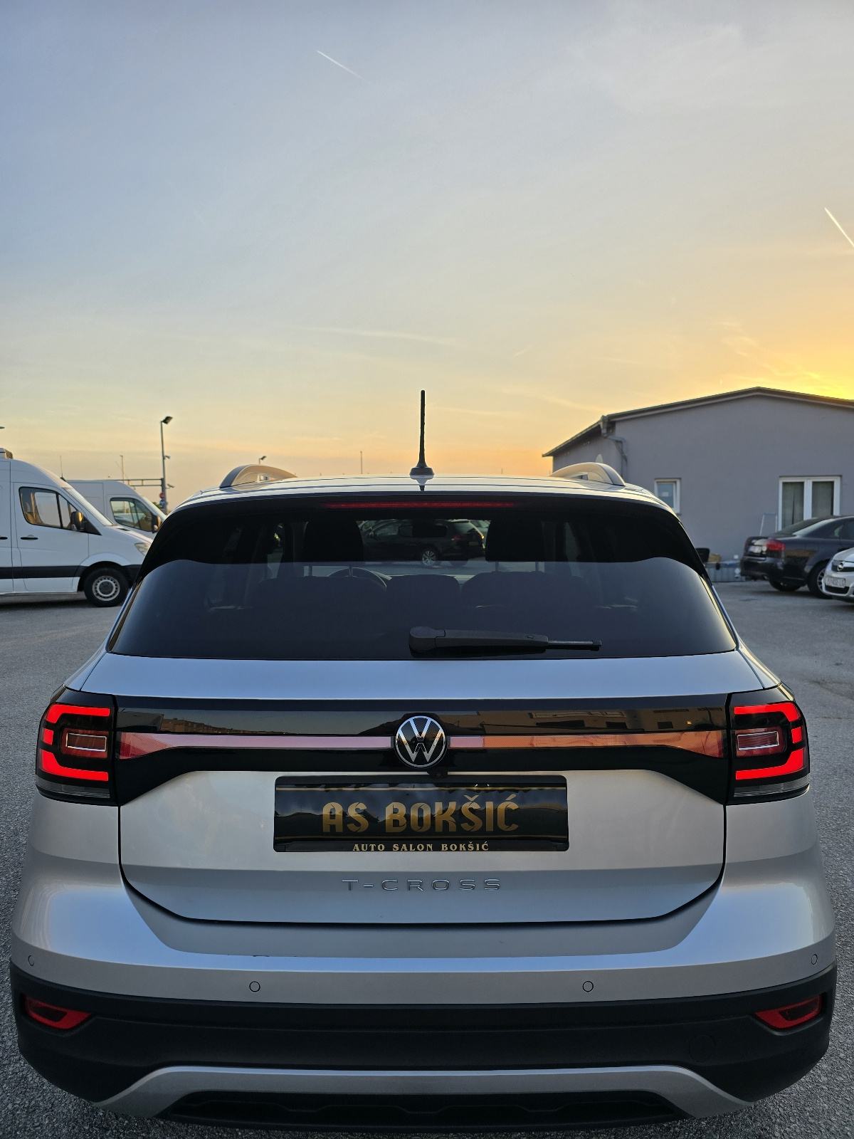 VW T-CROSS 1,0 TSI * DSG * 33 000 KM * 2023.G. * PDV * LIZING *JAMSTVO, fotografija 4