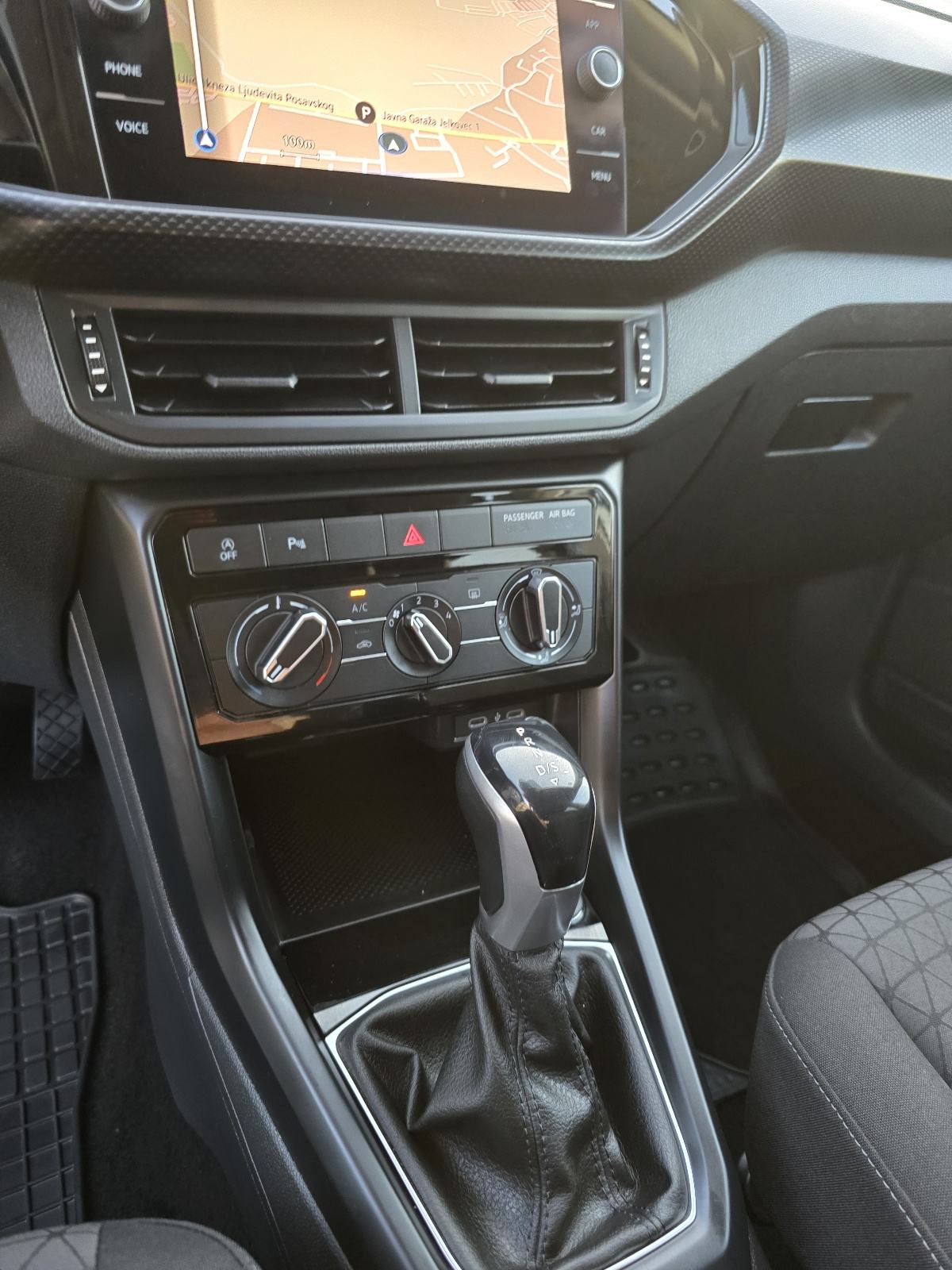 VW T-CROSS 1,0 TSI * DSG * 33 000 KM * 2023.G. * PDV * LIZING *JAMSTVO, fotografija 18