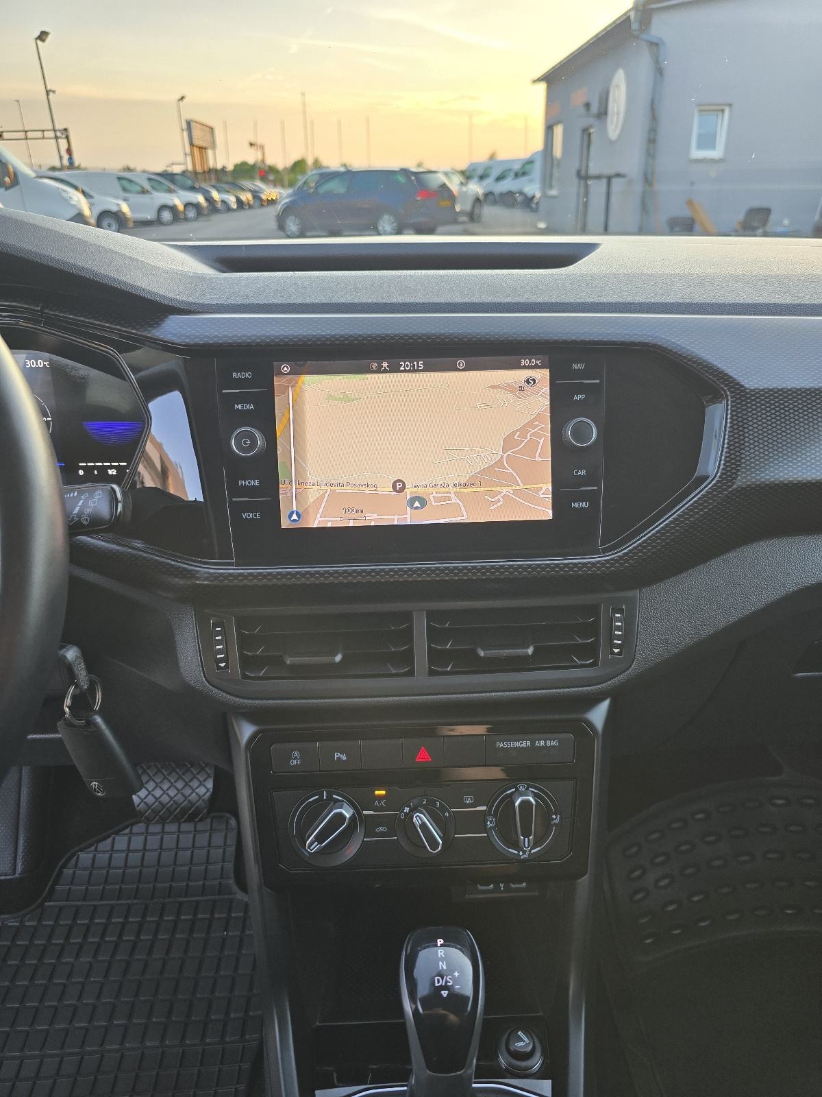 VW T-CROSS 1,0 TSI * DSG * 33 000 KM * 2023.G. * PDV * LIZING *JAMSTVO, fotografija 16