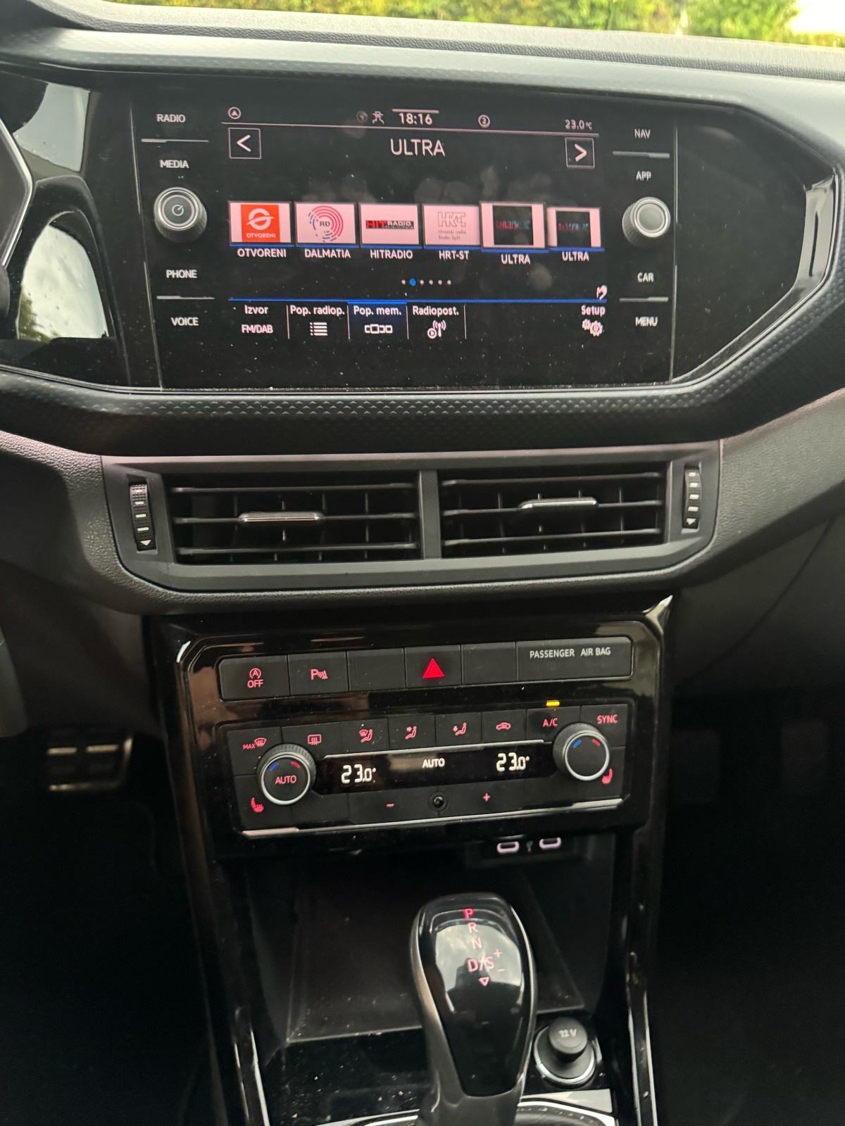 VW T-Cross 1,0 TSI DSG LIFE_MATRIX_ACC_ LED_ United 103000 km, fotografija 17