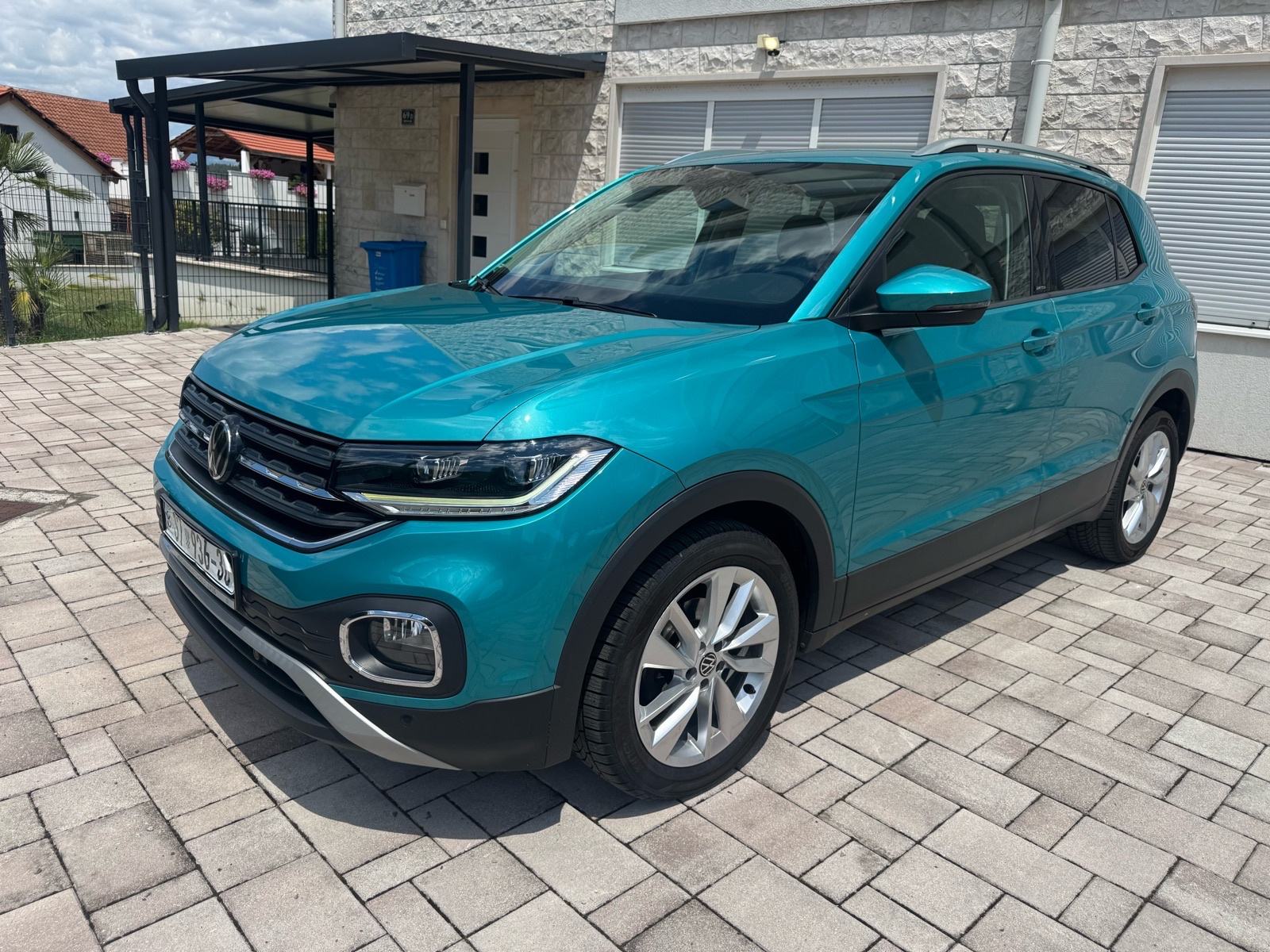 VW T-Cross 1,0 TSI DSG LIFE_MATRIX_ACC_ LED_ United 103000 km