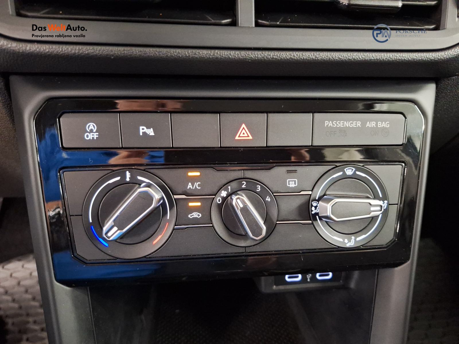 VW T-Cross 1.0 TSI Life, fotografija 15