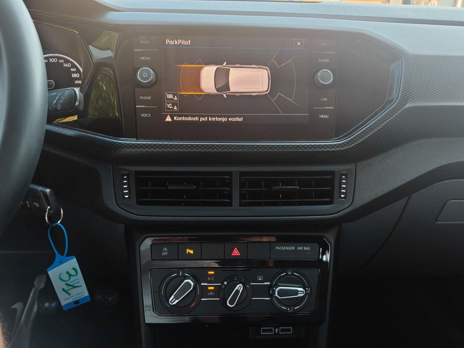 ⭐VW T-Cross 1,0 TSI◽MRTVI KUT◽FRONT ASSIST◽LANE ASSIST◽JAMSTVO 12mj✔️⭐, fotografija 19
