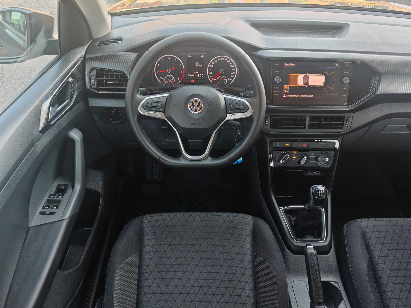 ⭐VW T-Cross 1,0 TSI◽MRTVI KUT◽FRONT ASSIST◽LANE ASSIST◽JAMSTVO 12mj✔️⭐, fotografija 18