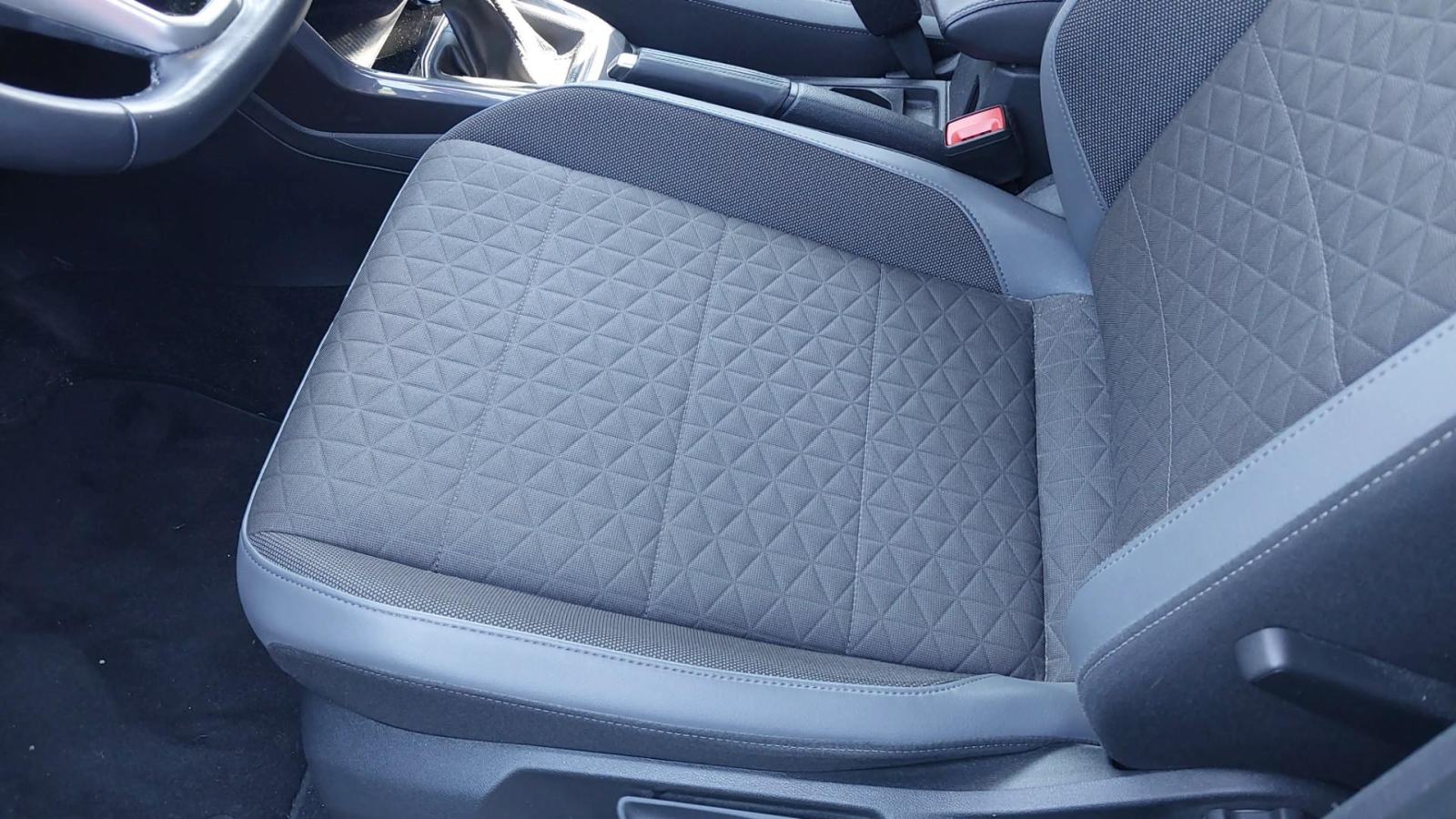 VW T-Cross 1,0 TSI STYLE DSG NAV,LED,KAMERA,TVOR.JAMSTVO,6.384,33€*3, fotografija 9