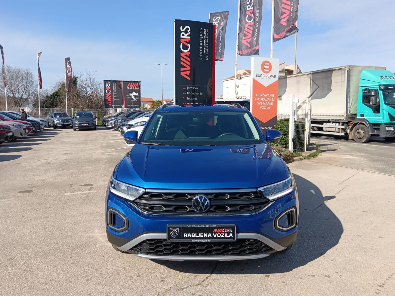 VW T-ROC 1.0 TSI 115 KS LIFE PLUS *TVORNIČKO JAMSTVO*, fotografija 1