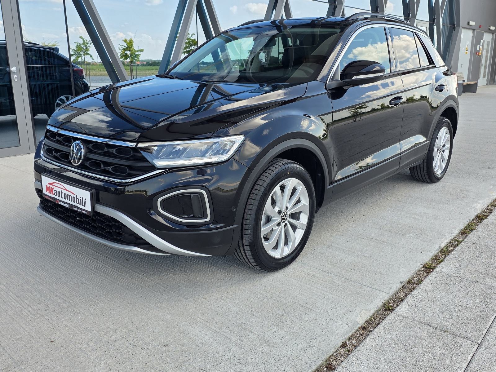 VW T-Roc 1,0 TSI alu,navi,ful led,43 t.k.m, fotografija 2