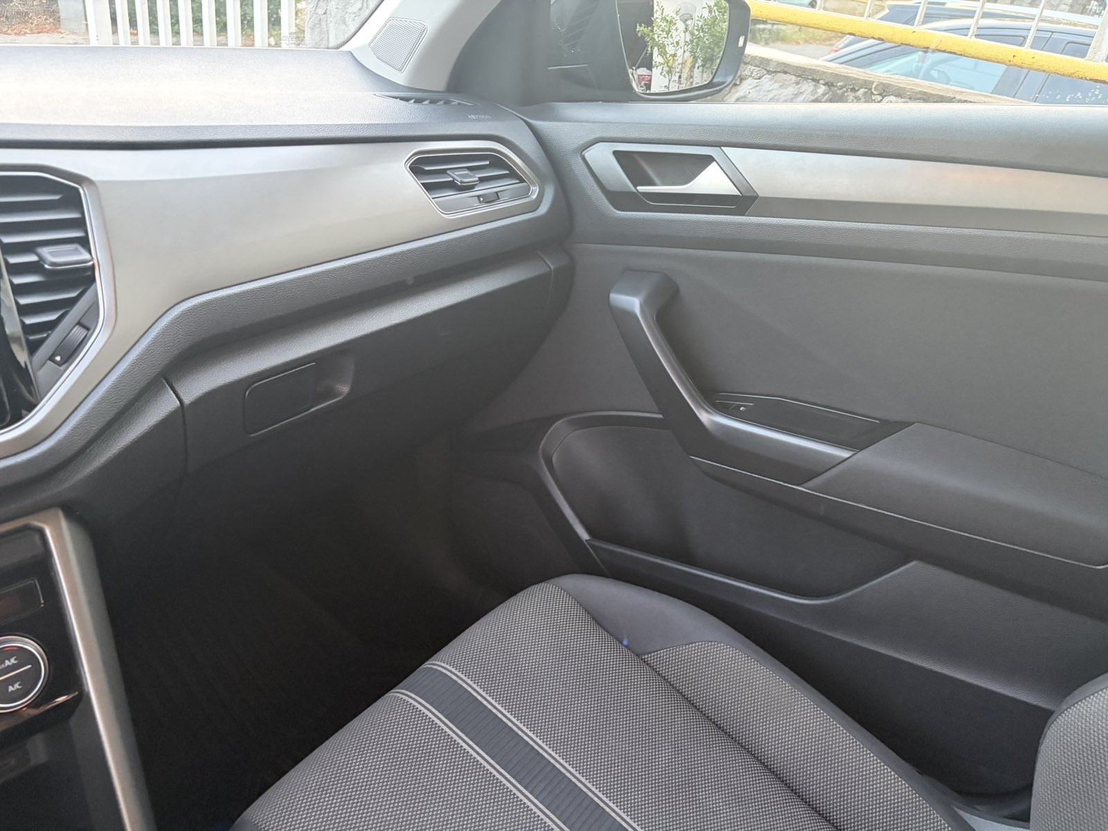 VW T-Roc 1,0 TSI Design - 1.reg 2021., HR, 1.vlasnik, ACC, LED, TOP, fotografija 16