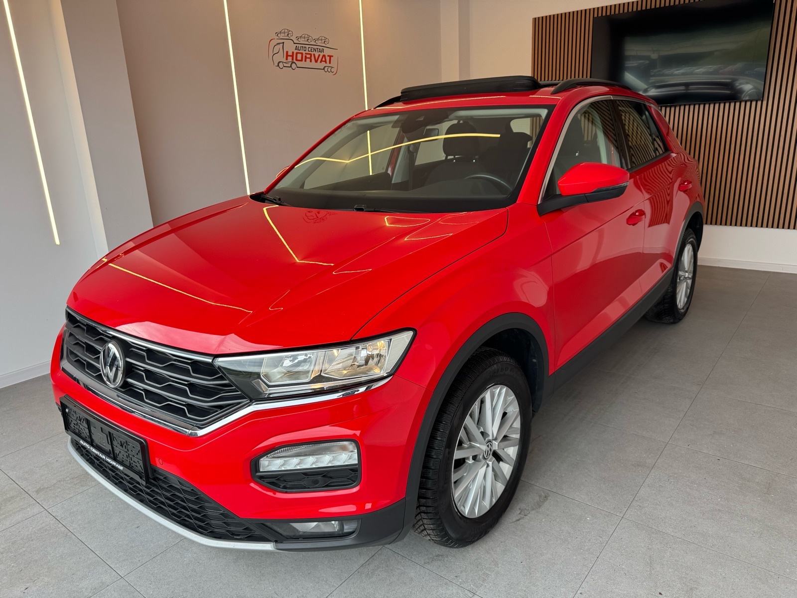 VW T-Roc 1,0 TSI Design 2019.; 1. vl.; Nije uvoz; Panorama; Alu;..., fotografija 2
