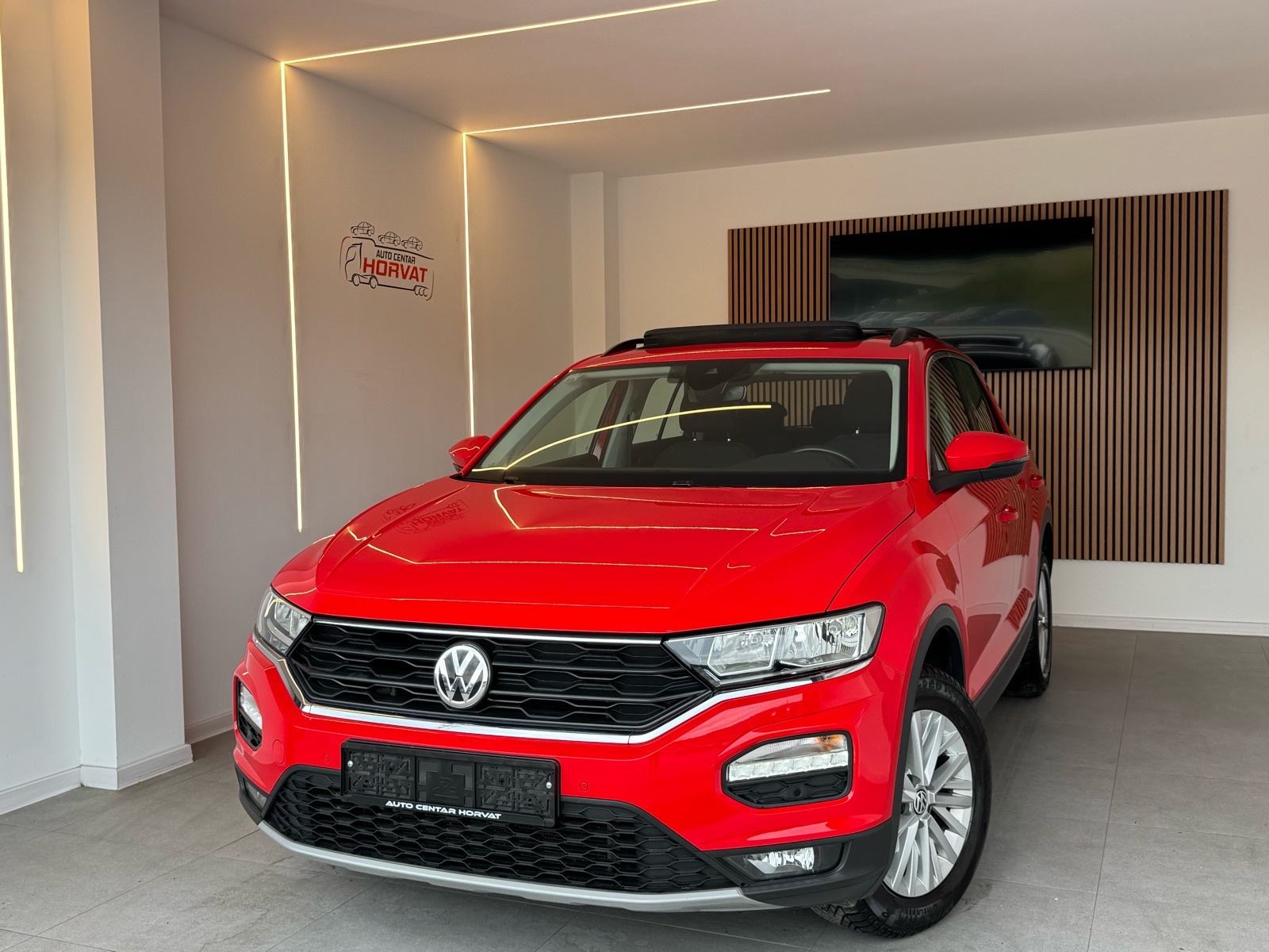 VW T-Roc 1,0 TSI Design 2019.; 1. vl.; Nije uvoz; Panorama; Alu;..., fotografija 1