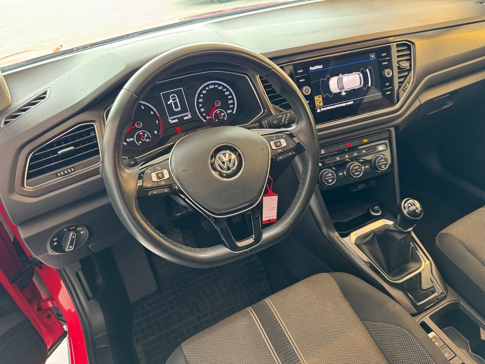 VW T-Roc 1,0 TSI Design 2019.; 1. vl.; Nije uvoz; Panorama; Alu;..., fotografija 13