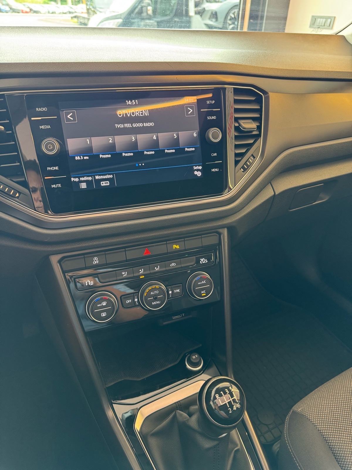 VW T-Roc 1,0 TSI Design 2019.; 1. vl.; Nije uvoz; Panorama; Alu;..., fotografija 14