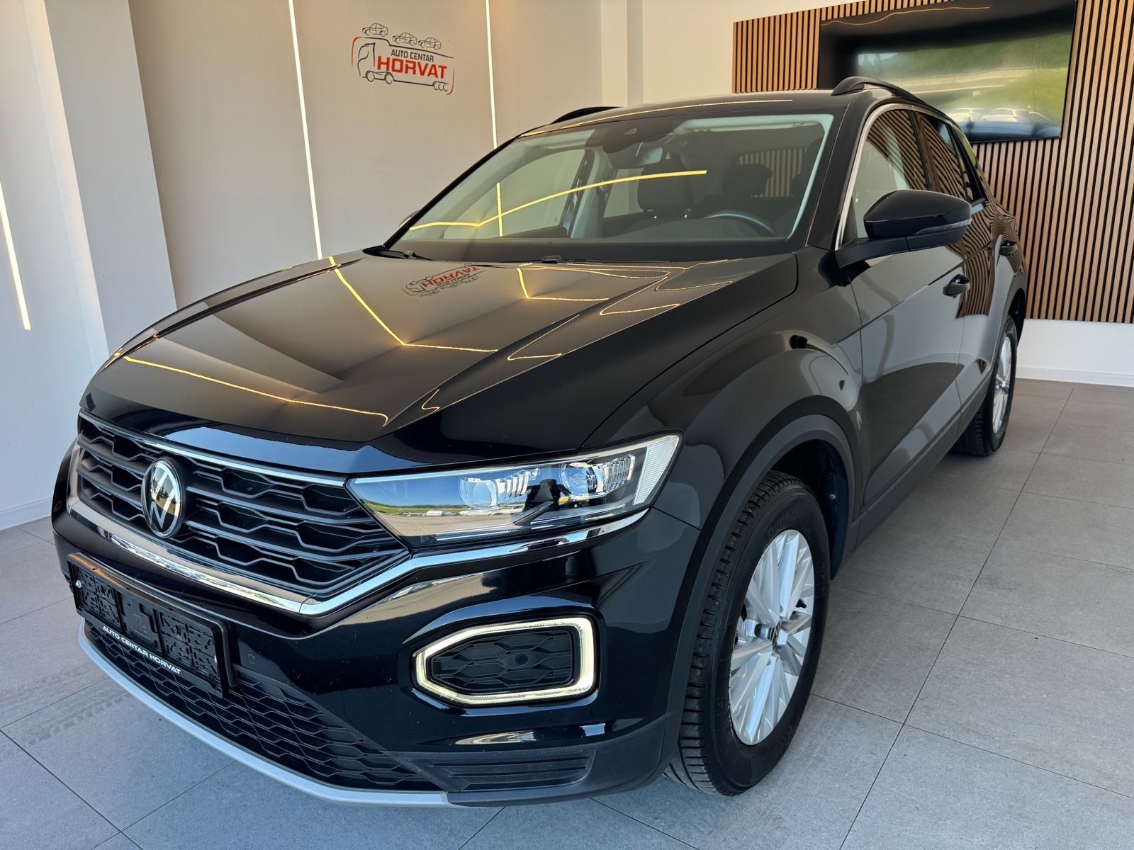 VW T-Roc 1,0 TSI Design 2021.; Nije uvoz; Xenon+LED; Alu; 1. vl.;, fotografija 2