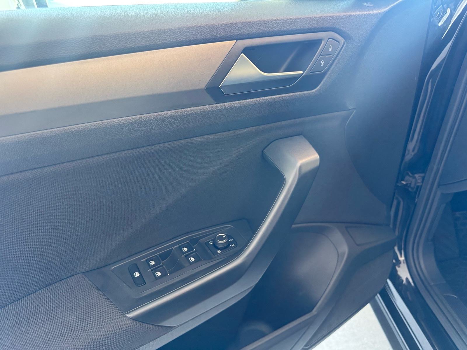 VW T-Roc 1,0 TSI Design 2021.; Nije uvoz; Xenon+LED; Alu; 1. vl.;, fotografija 9