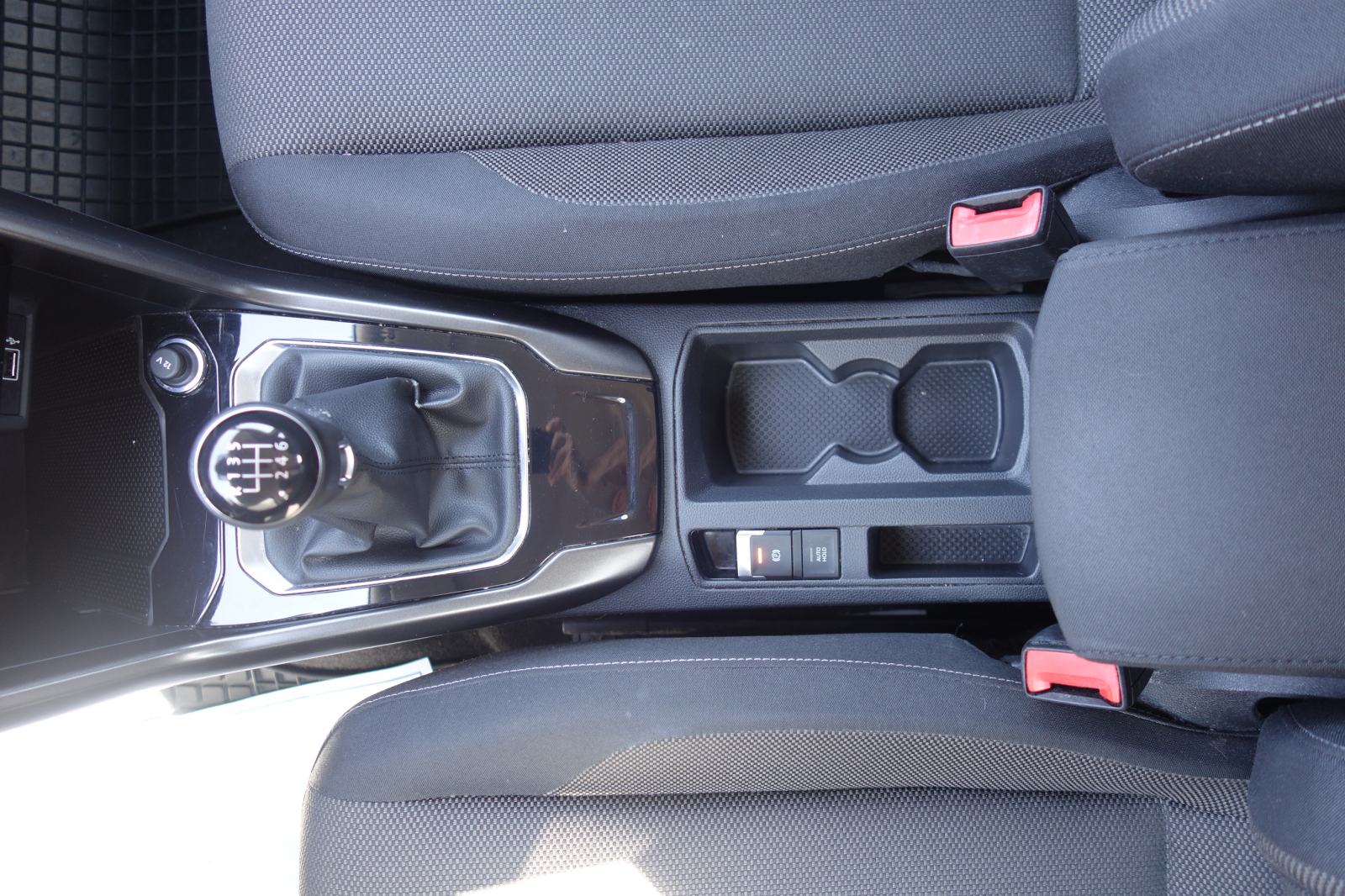 VW T-Roc 1,0 TSI Design, fotografija 16