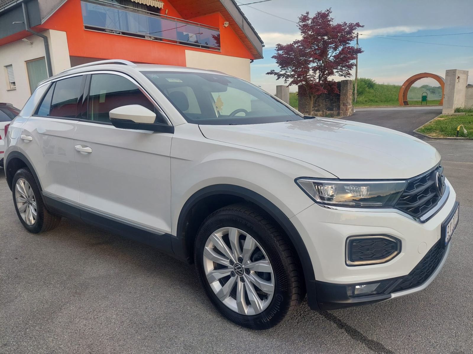 VW T-Roc 1.5TSI 110kw DSG Kupljen novi u HR,samo 42tkm!, fotografija 2