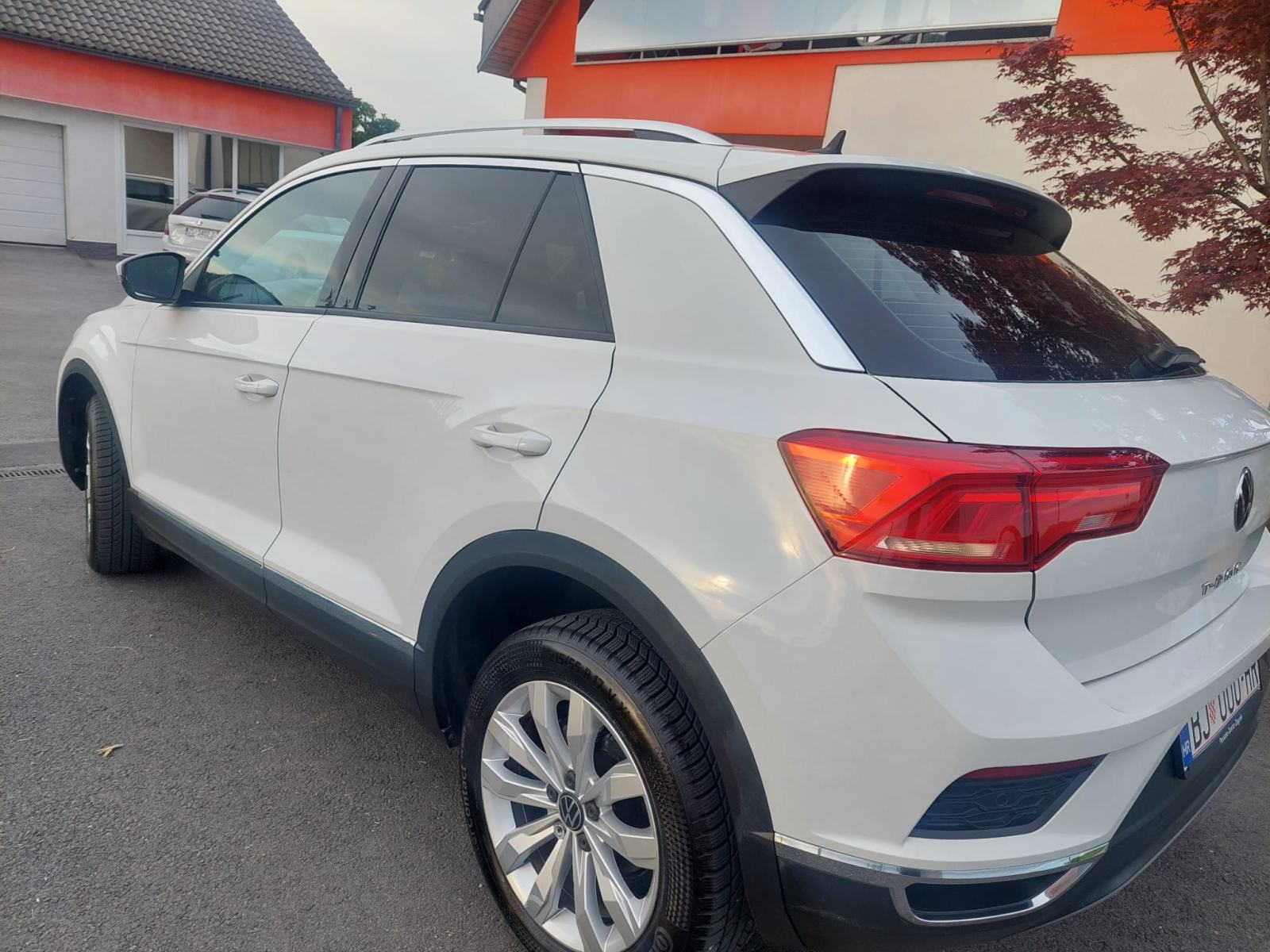VW T-Roc 1.5TSI 110kw DSG Kupljen novi u HR,samo 42tkm!, fotografija 7