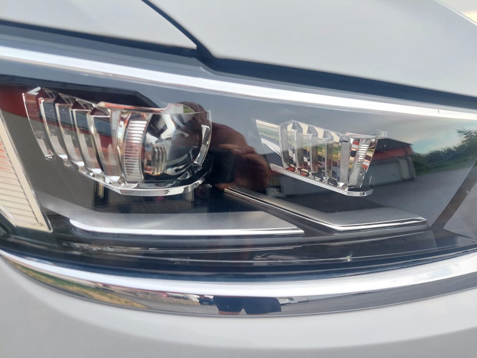 VW T-Roc 1.5TSI 110kw DSG Kupljen novi u HR,samo 42tkm!, fotografija 9