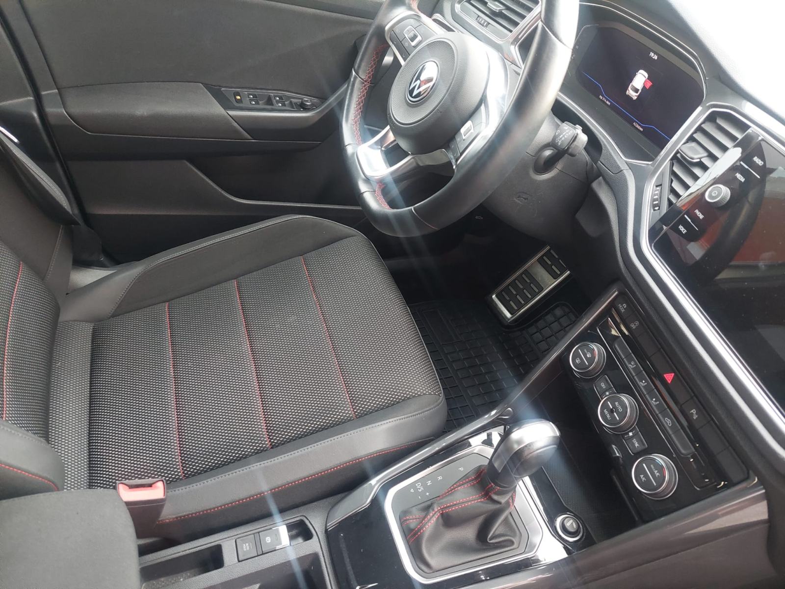 VW T-Roc 1.5TSI 110kw DSG Kupljen novi u HR,samo 42tkm!, fotografija 15