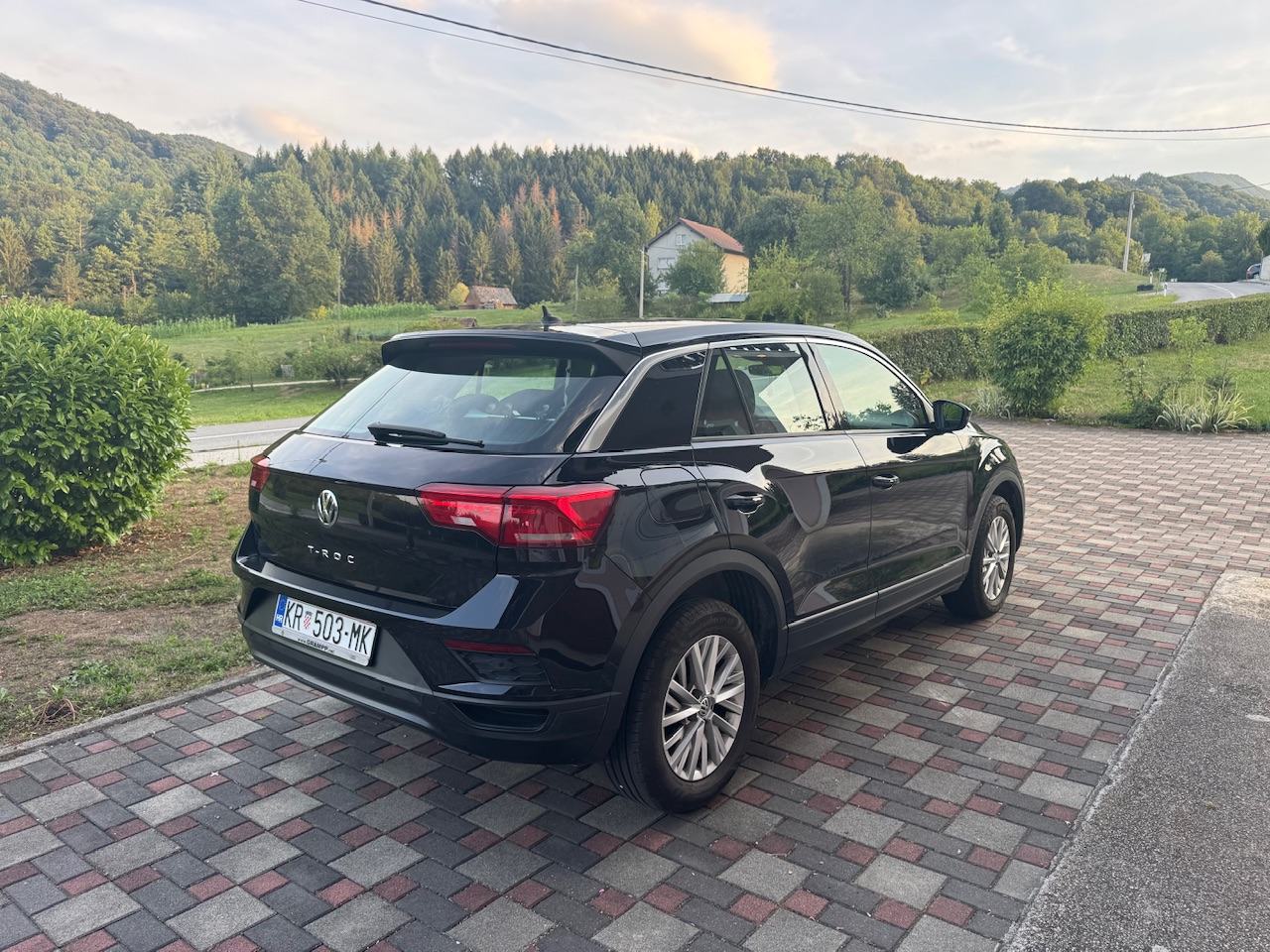 VW T-Roc 1,0 TSI klima, el paket, reg, fotografija 1