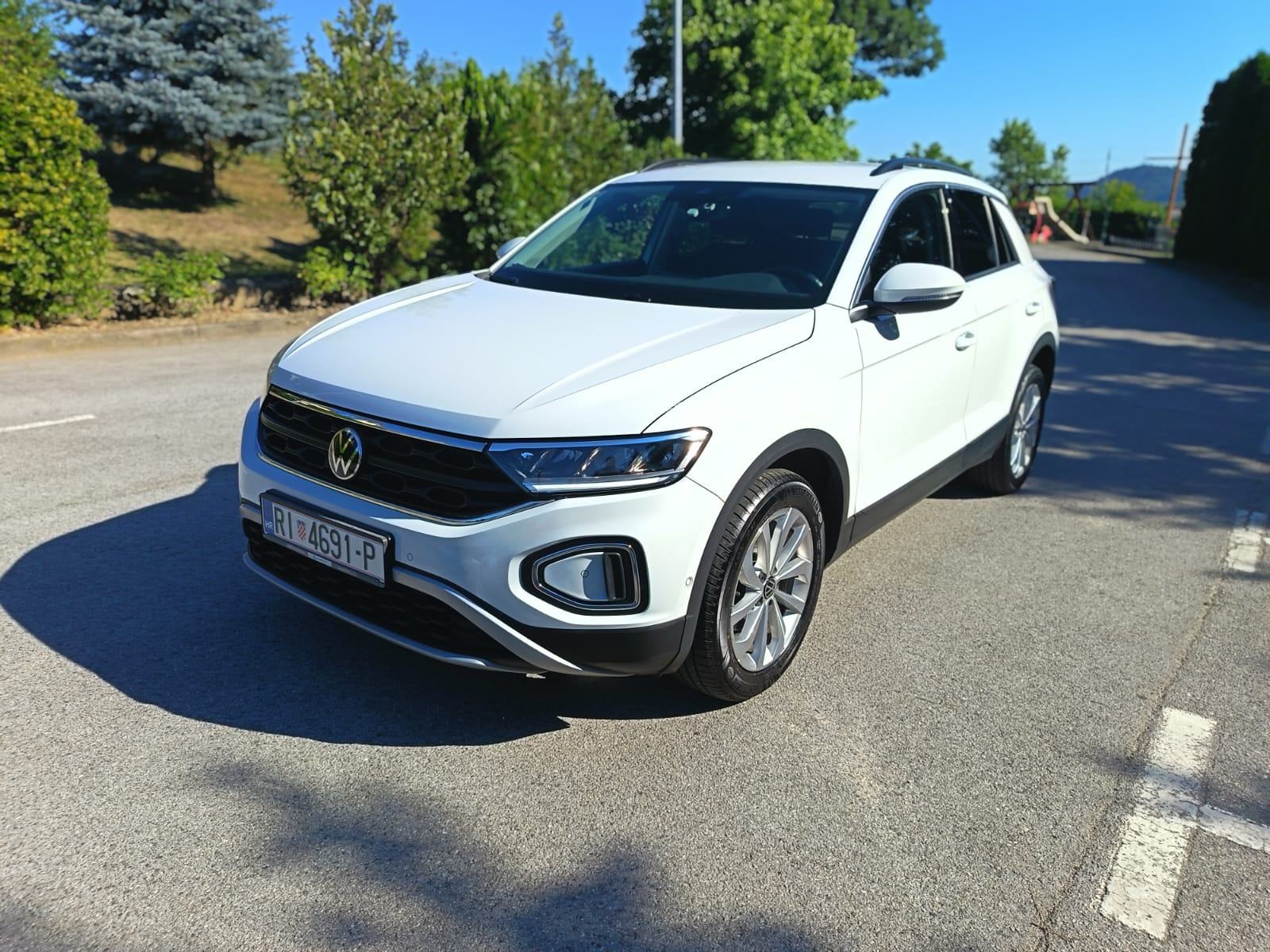 VW T-ROC 1.0 TSI Life, fotografija 2