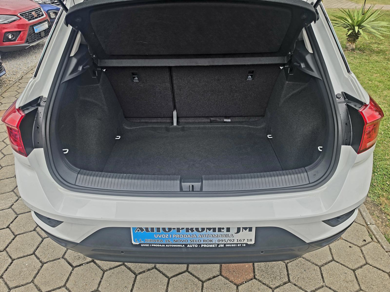 VW T-Roc 1,0 TSI,,ODLIČAN,,SERVISNA,,27129KM, fotografija 16