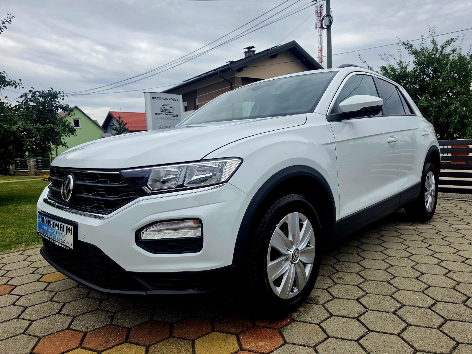 VW T-Roc 1,0 TSI,,ODLIČAN,,SERVISNA,,27129KM, fotografija 2