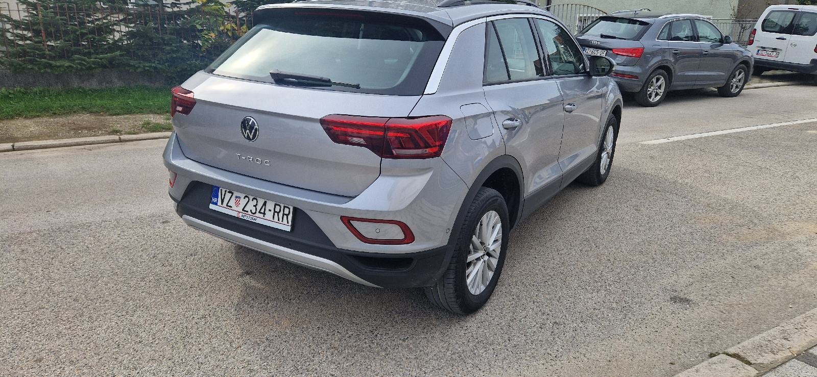 VW T-Roc 1,0 TSI prvi vlasnik u pdv-u tvornicka garancija, fotografija 4