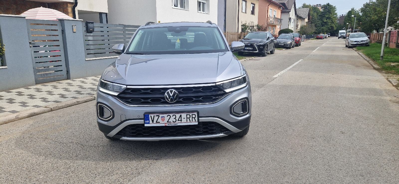 VW T-Roc 1,0 TSI prvi vlasnik u pdv-u tvornicka garancija, fotografija 3